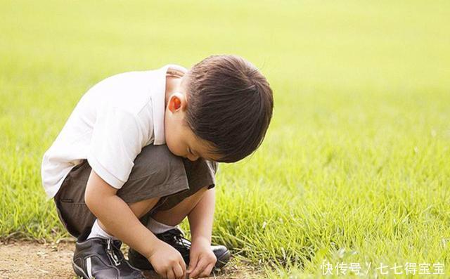 家长|永远别让孩子穿“旧衣服”,错误的“穷养”,对孩子的伤害很大