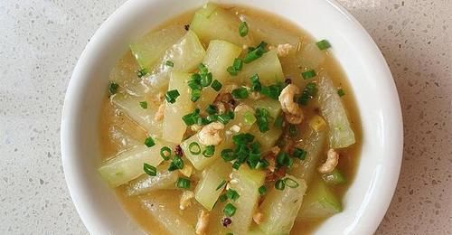 清热解暑|天热多吃这道菜,清热解暑又补水,简单一炒,比吃肉还香