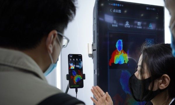 苹果|华为再度领先苹果?Mate50将搭载屏下3D结构光+连续光学变焦!