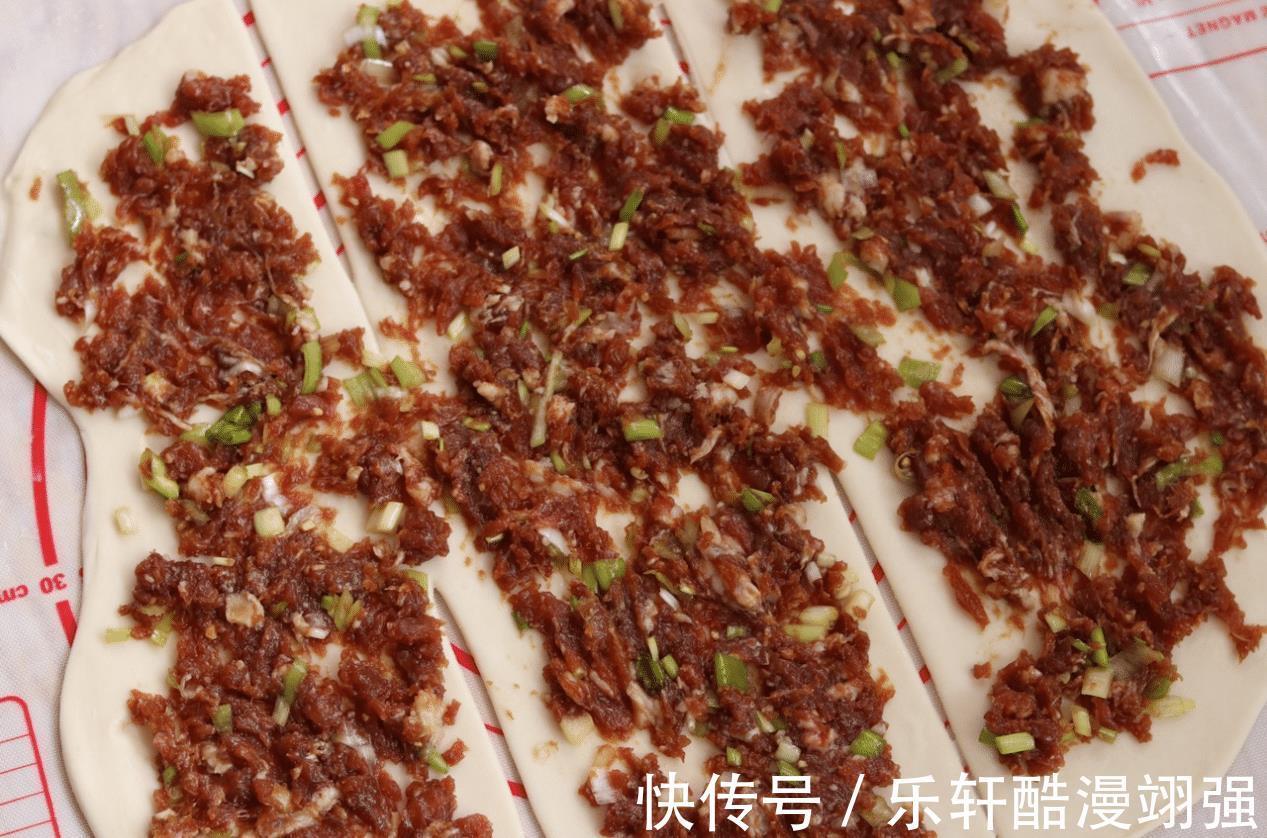 解馋|自制千层猪肉饼，好吃不腻，外皮酥脆，馅料鲜香，真解馋