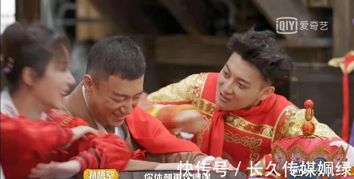 卧底|黄子韬在《萌探探探案》用力过猛？着急到嘴瓢，披着羊皮的狼？