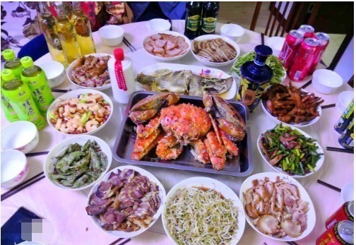 老爷爷|东北人家的家宴是这样的，满满都是家的味道
