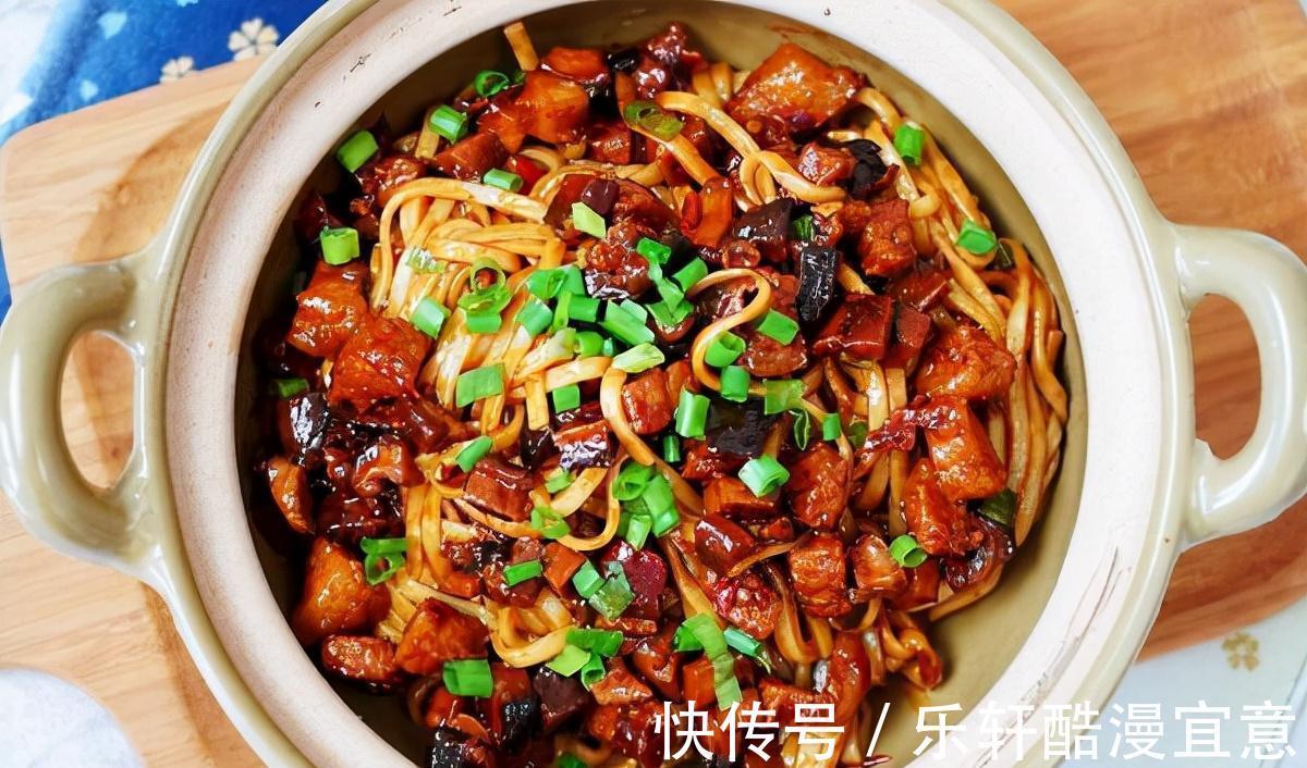 分享正宗的香菇肉丁酱做法，拌面拌饭都不错，味道确实香