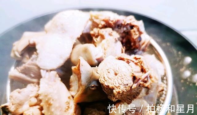 天凉了，过来吃上一锅香喷喷的焖鹅肉，鲜嫩美味超下饭！