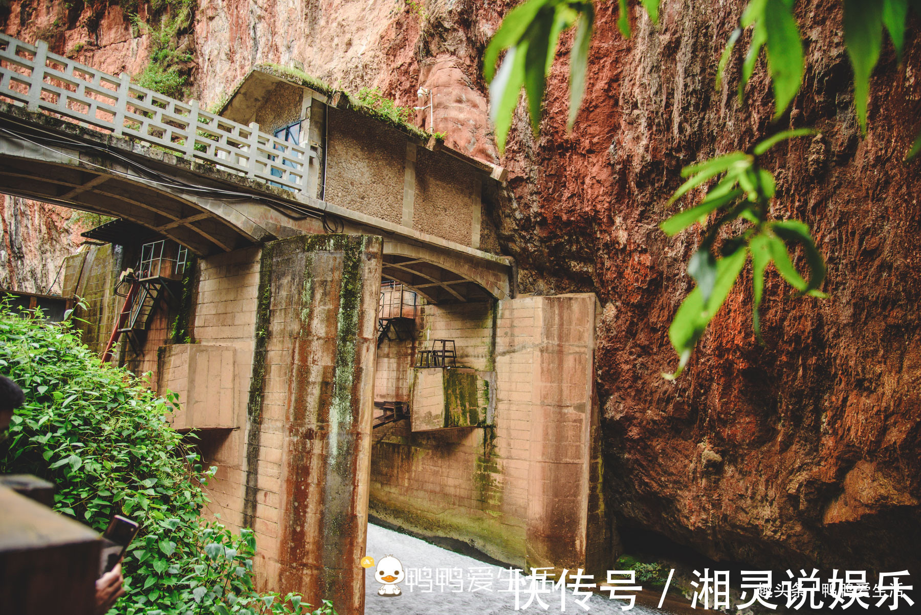 风景名胜区|国庆去哪玩国内规模最大溶洞景观，2700层阶梯风景独特，美呆了