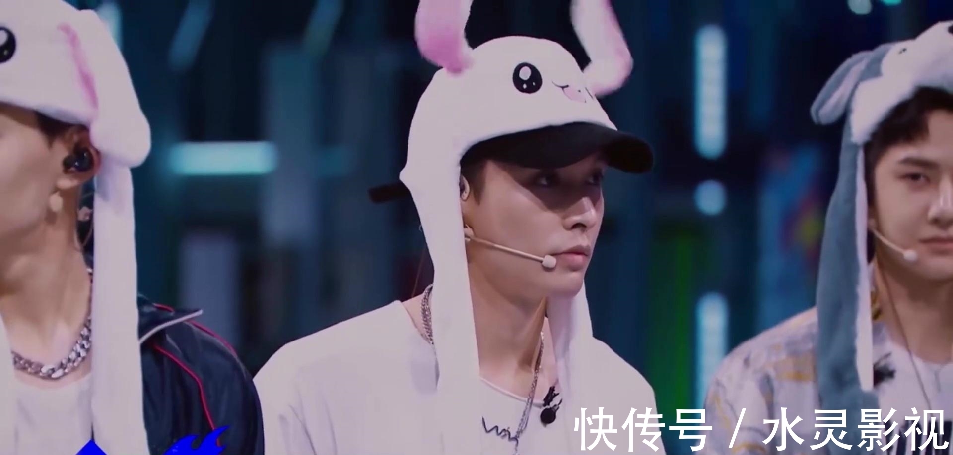 b張藝興王一博《街舞》搶人說辭好逗，卻把老外整懵，戴兔耳朵跳舞畫風可愛