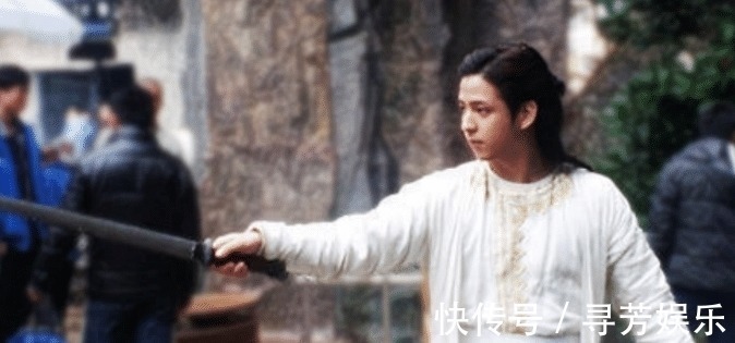 外传@金庸笔下最愚蠢高手,自家绝学随意外传,热心助人导致家族灭亡