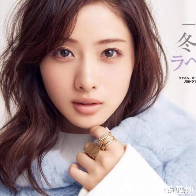 修饰|奔五的女人远离这5种“发型”，特别是第2种，难看显老还特土