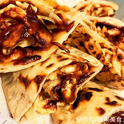 分享给你们我家祖传的口袋饼的做法，一般人我不告诉他