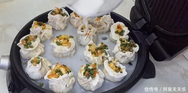饺子皮|饺子皮别包饺子了,教你简单一做,比蒸饺包子好吃几十倍,太香了