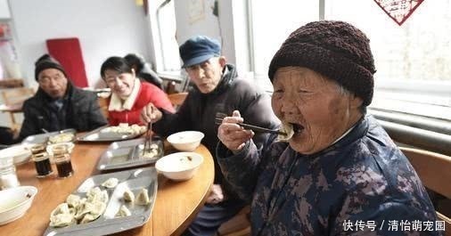 寿命|晚饭决定寿命?不吃晚饭真的能长寿吗?听90岁老人说,太有道理了!