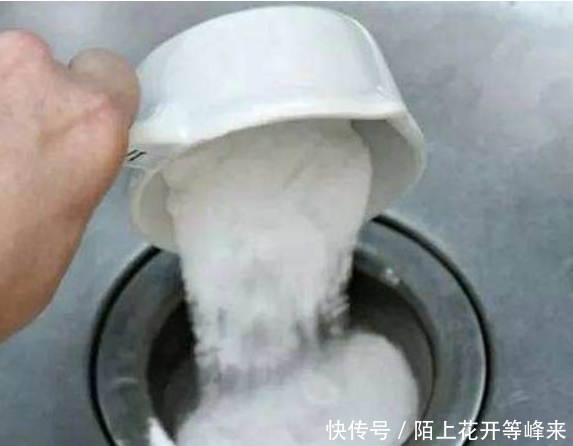 家中下水道堵塞怎么办?教你3种疏通下水道的方法,自己也能解决