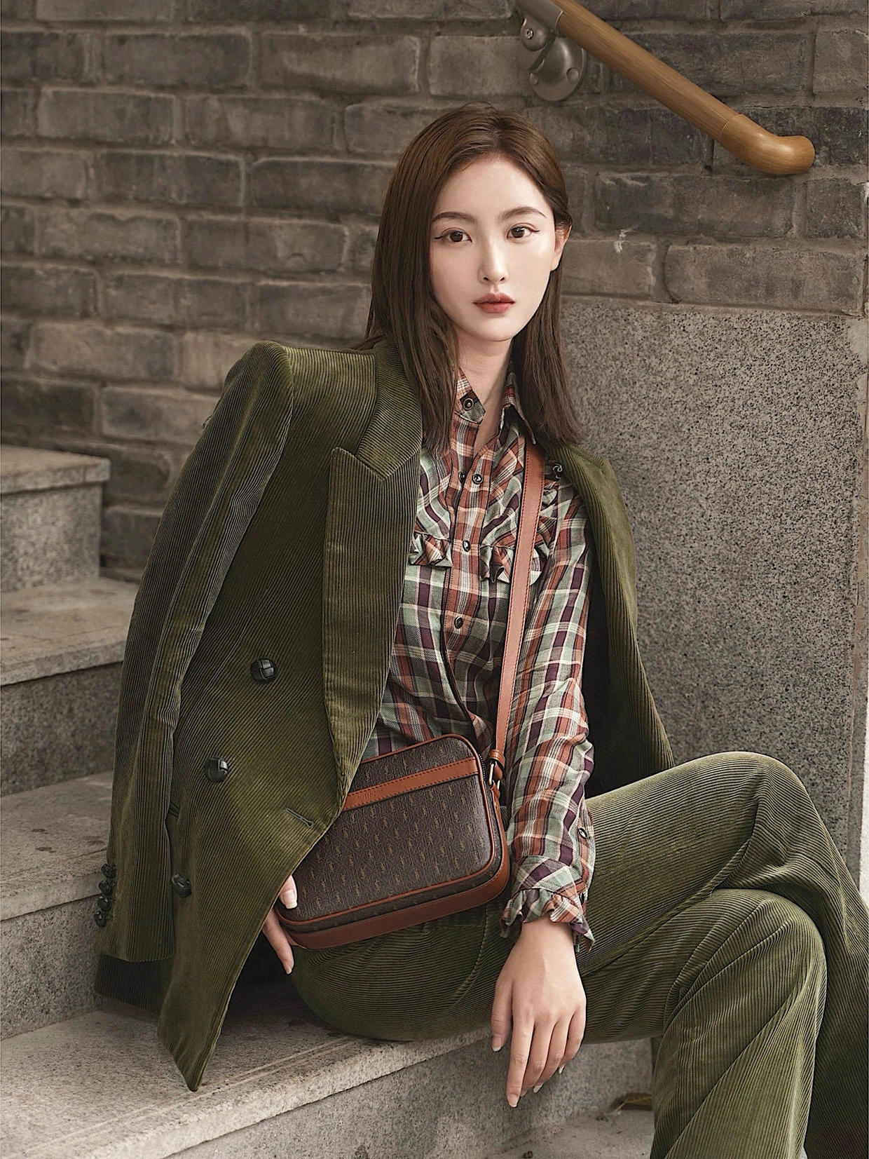 驼色 这个冬天“灯芯绒西装”火了,保暖还有大女人韵味,值得借鉴