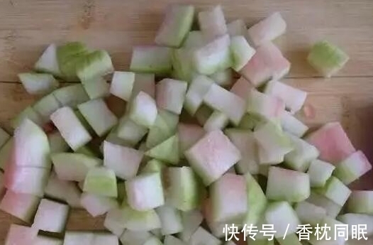 遍寻不到“酸性土”的情况下,该怎么让养花土从碱性变酸性?