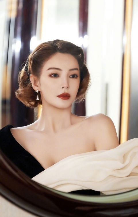 李柄熹被吐槽吃软饭,张雨绮称芒果恶意剪辑,两人退出录制太霸气