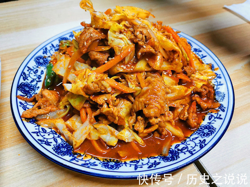 馆子|女儿请爸妈下馆子， 3菜1汤2主食，花费没过百，网友：真实惠