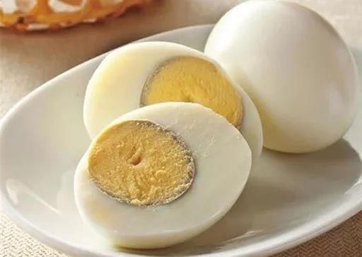 水煮蛋|每天吃鸡蛋的人,与不吃鸡蛋的人相比,身体有哪什么区别?