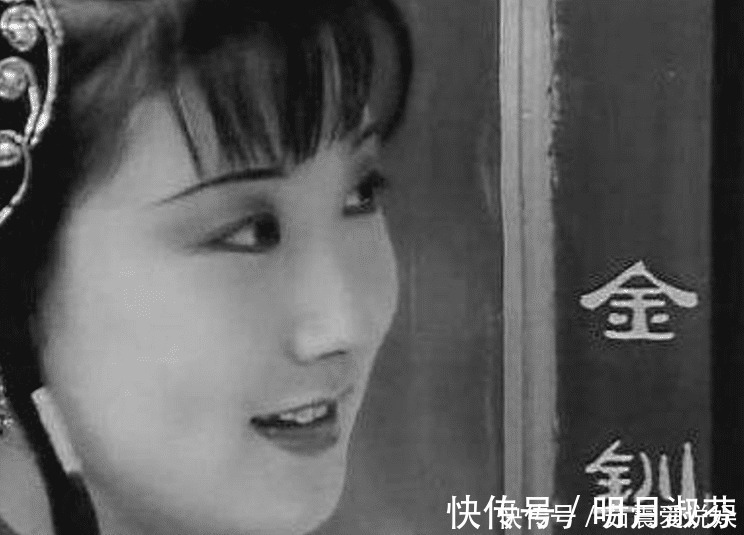 王熙凤@一见宝玉误终身,红楼梦里的这两姐妹,道尽丫鬟凄苦一生