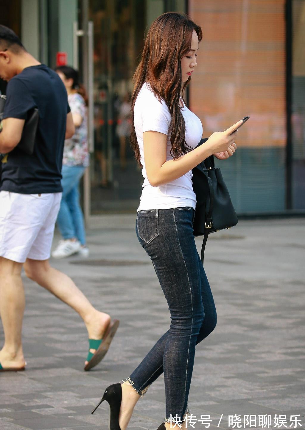 短袖衫|若想穿着干净美丽的牛仔裤搭配,穿短袖衫就足够了,简洁大方