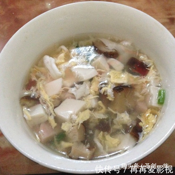 朋友|推荐几道家常菜,待客做给朋友吃,西兰花炒百合,芹菜胡萝卜炒蘑