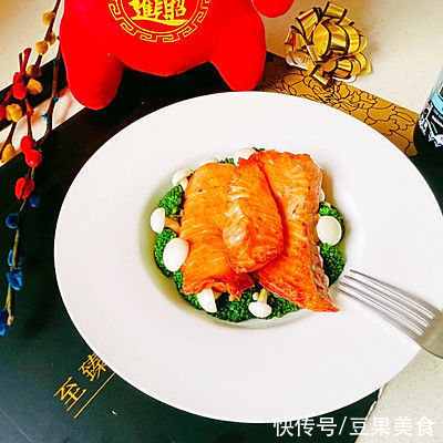 西兰花|#一口新年味，全家享佳味#年味菜乐享鱼