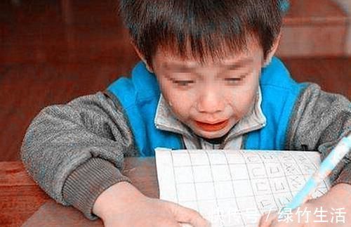 铁轨|“哪错了?”小学生算100÷10=10被打叉,家长不服遭反怼:真不对