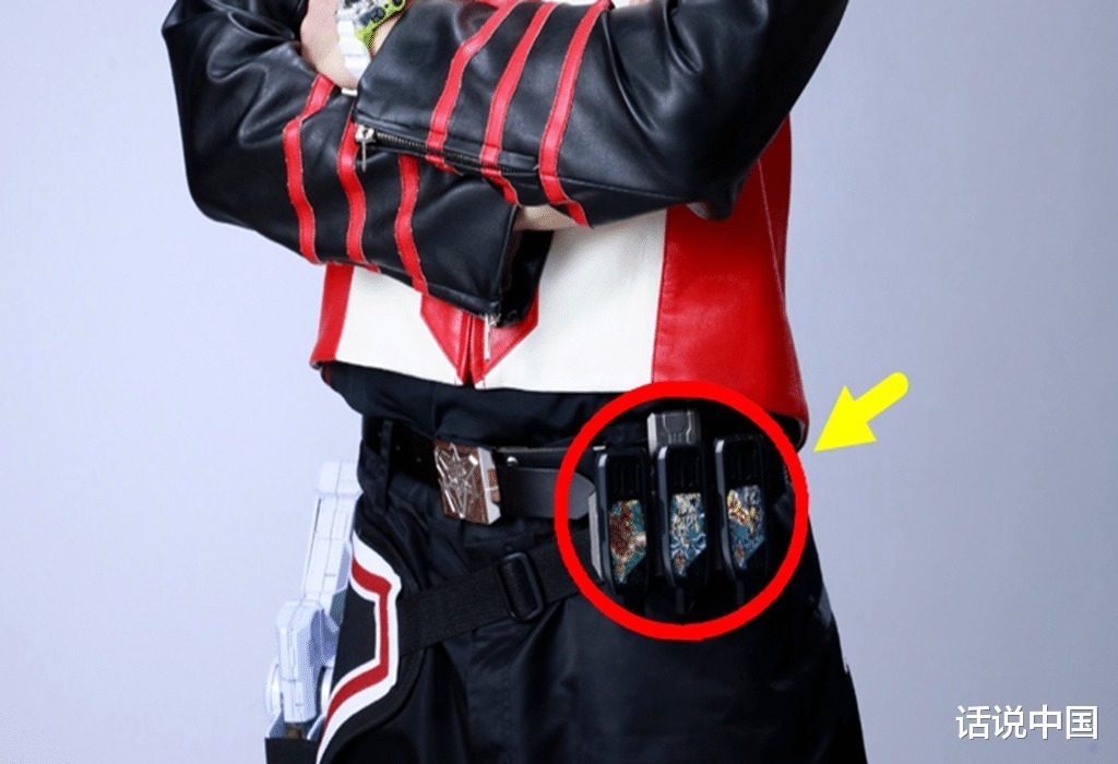 丽娜|特利迦奥特曼 精英胜利队长曝光,腰间挂着三头怪兽!