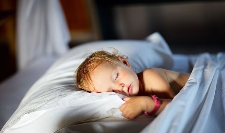 陪伴|家长睡前陪孩子做这2件事,不仅提高孩子记忆力,还能培养高情商