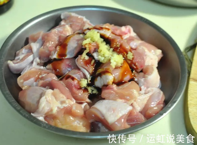 居家必备小吃！大叔教你烤鸡肉串，外焦里嫩，香气扑鼻，超好吃~！