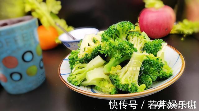 绿菜花|蒜蓉西蓝花的家常做法，清脆爽口又营养，孩子最爱吃