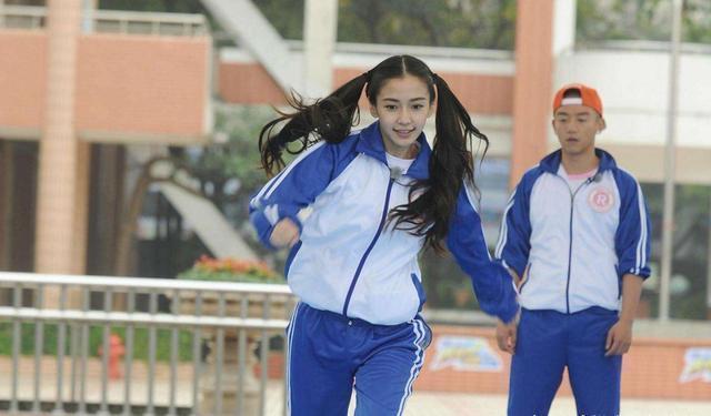 李晨饅頭片掉在地上,有人注意鄭凱現(xiàn)場的反應嗎很真實!