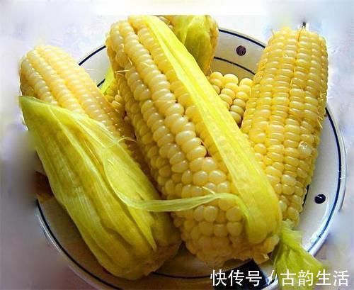 排出体外|人到中年想长寿,三种食物换着吃,缓解疲劳,改善睡眠,滋阴补肾