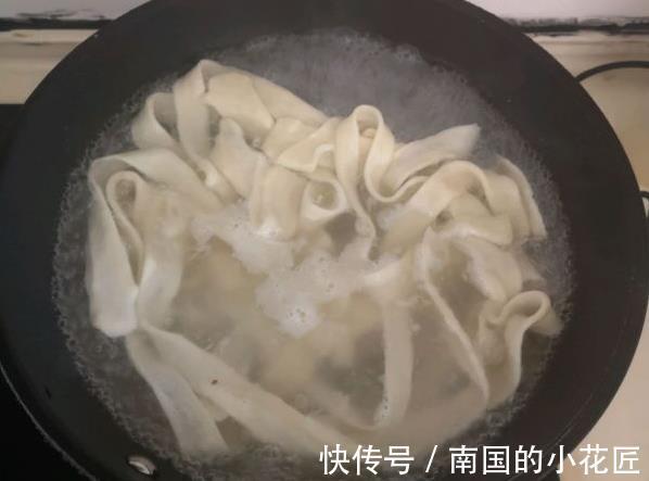 中伏|中伏吃面条,教您2种做法,简单省事,好吃不烫嘴,适合天热吃