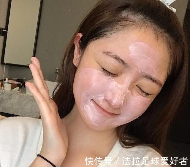 补水 脸上出现这4点“征兆”,说明你该好好护肤了,很多人都有!