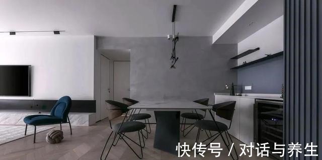 孔雀绿|都市女性的家,98㎡黑白灰中穿插孔雀绿和淡粉色,成熟又少女!