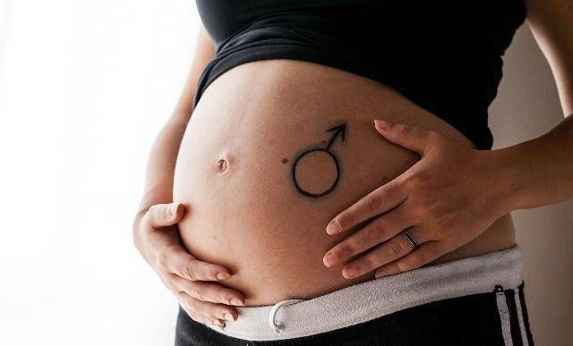 叶酸|怀孕期间,如果孕妇多吃这三种水果,可能胎儿的大脑更聪明,皮肤更白