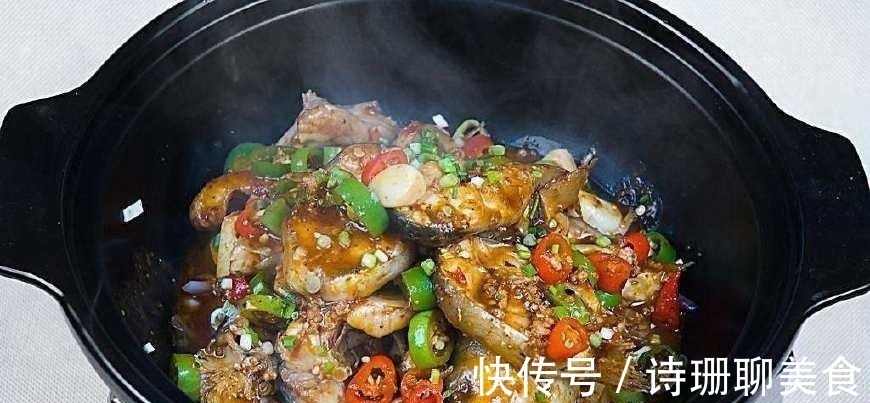 夜钓长江,钓起一条三斤多怪鱼,有老渔民认识!