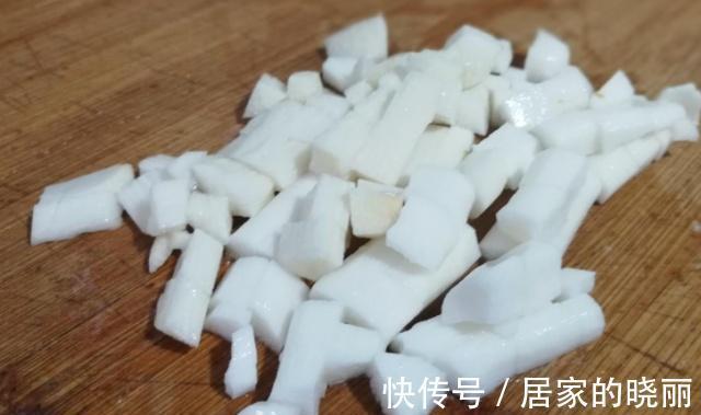 女人|经期“减肥”更有效,若能多喝“4杯水”,赘肉悄悄消失