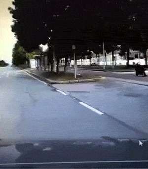 |搞笑GIF:美女这表情真是丰富啊,不去当演员亏了啊