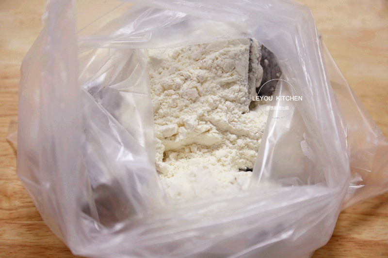 煎带鱼的一些小妙招,做着更简单,外酥里嫩,香味可以飘到隔壁