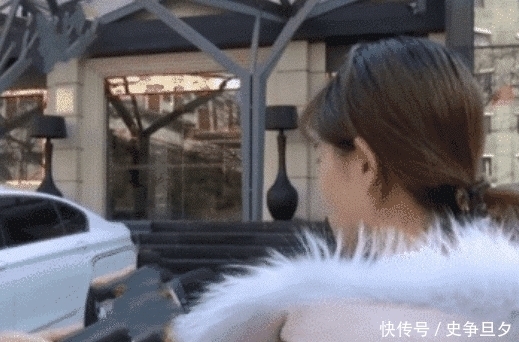 因为“太小”花12万做手术，术后就只能坐着睡觉？如却今痛苦不已