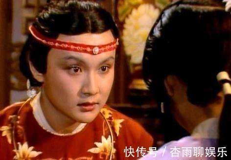 贾宝玉!袭人刚离开怡红院,晴雯就进到贾宝玉的被窝,晴雯的悲剧从此开始