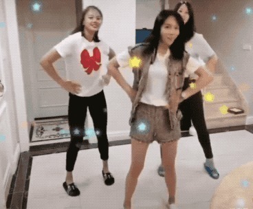 郎平|中国女排三大美女聚首惠若琪带龚翔宇跳姐姐舞，小宇放不开尬跳