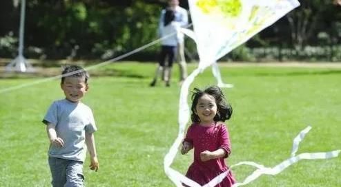 疏忽大意|4岁男童差点被割喉，只因这把“隐形刀”，这些安全隐患别小觑！