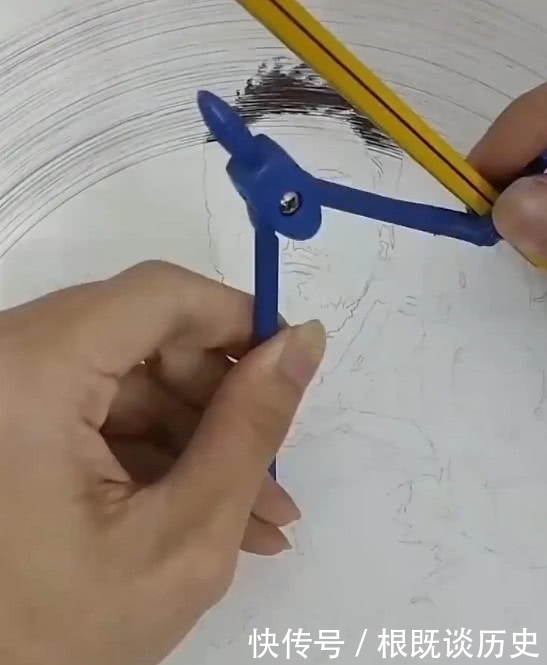 脑洞&美术生拿圆规画钢铁侠,被吐槽是恶搞,看到成品后:神仙脑洞