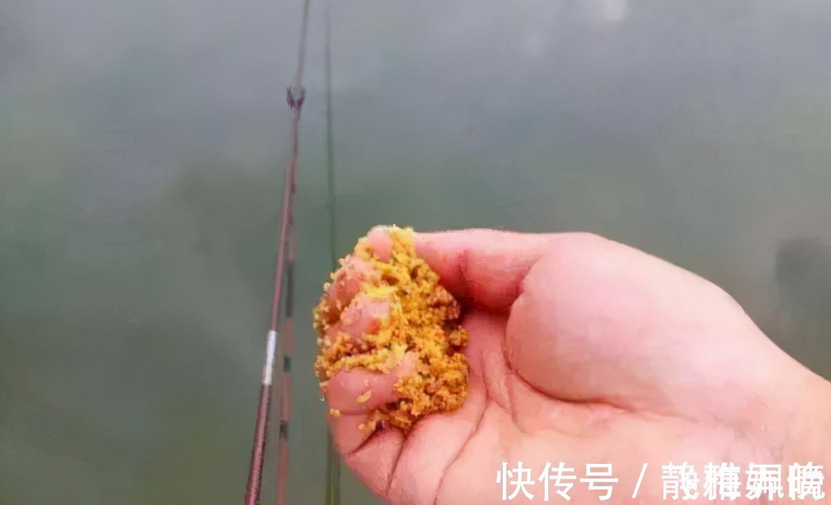 搅拌均匀|最靠谱的冬季打窝技巧,以及实用窝料自制方法,屡试不爽