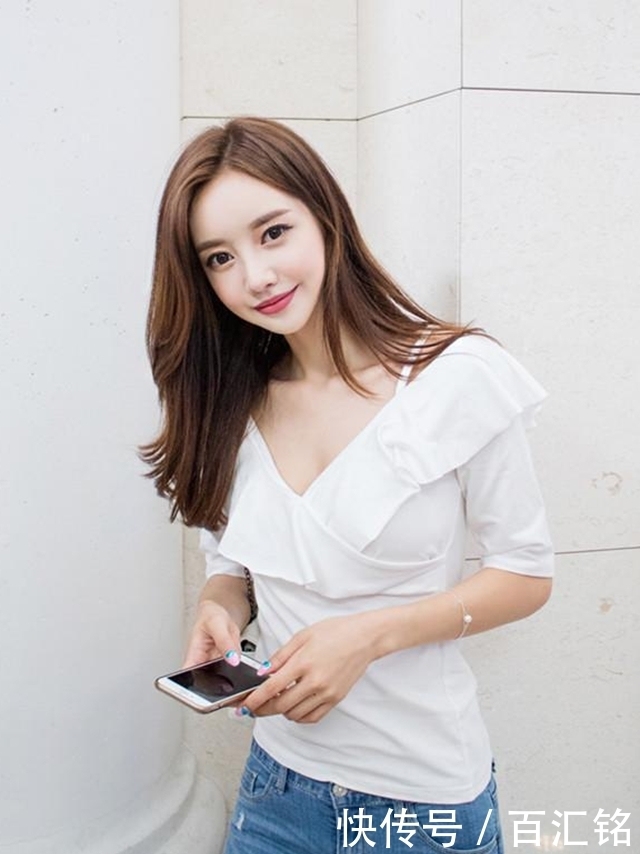 小女人的气质怎么来？牛仔裤和好身材缔造出来！