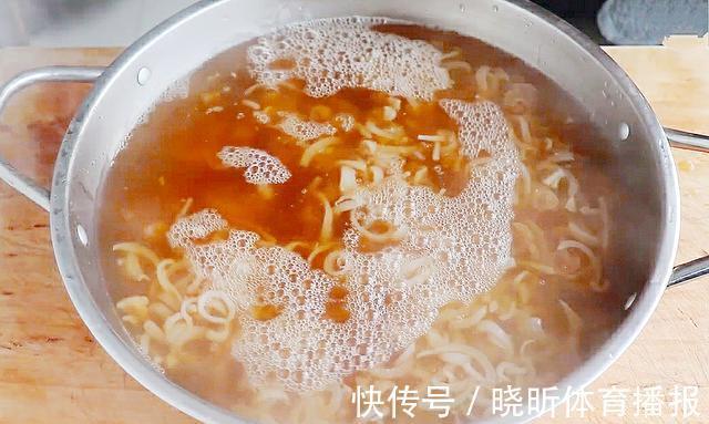 江一舟|想吃猪皮冻不用买，手把手教你在家做，皮冻劲道q弹，不腥不臭