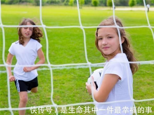 孩子|女孩肚子奇大，医院检查竟发现腹中有“孩子”，得知真相父母崩溃