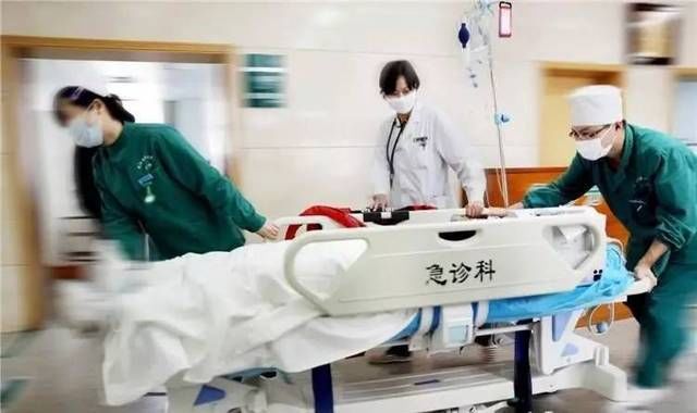 护士|从抢救室到手术室，短短几分钟的路，却如此艰难